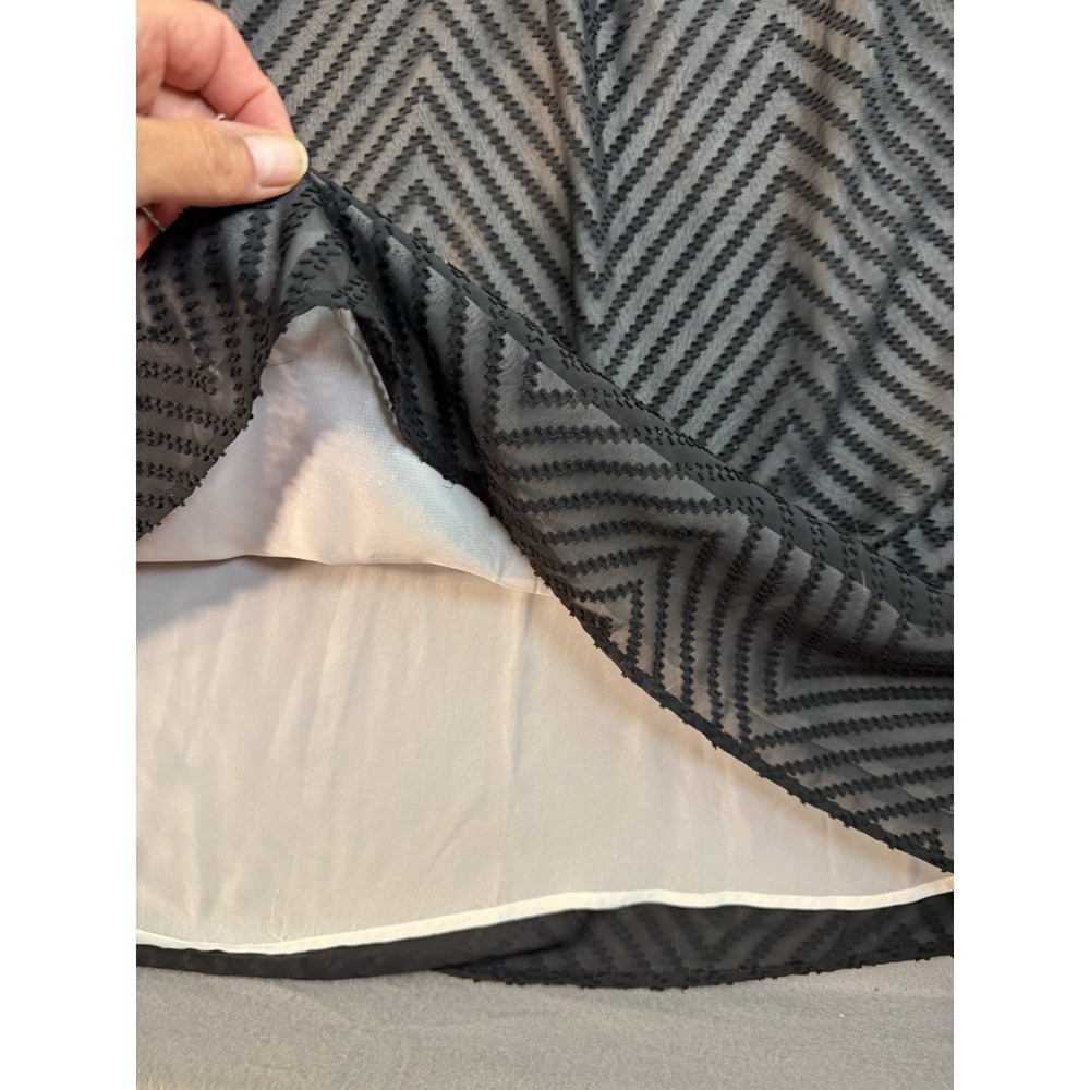 Signature Studio Plus Size 3X Blouse Black Chevron Textured Keyhole Lined - Picture 5 of 9